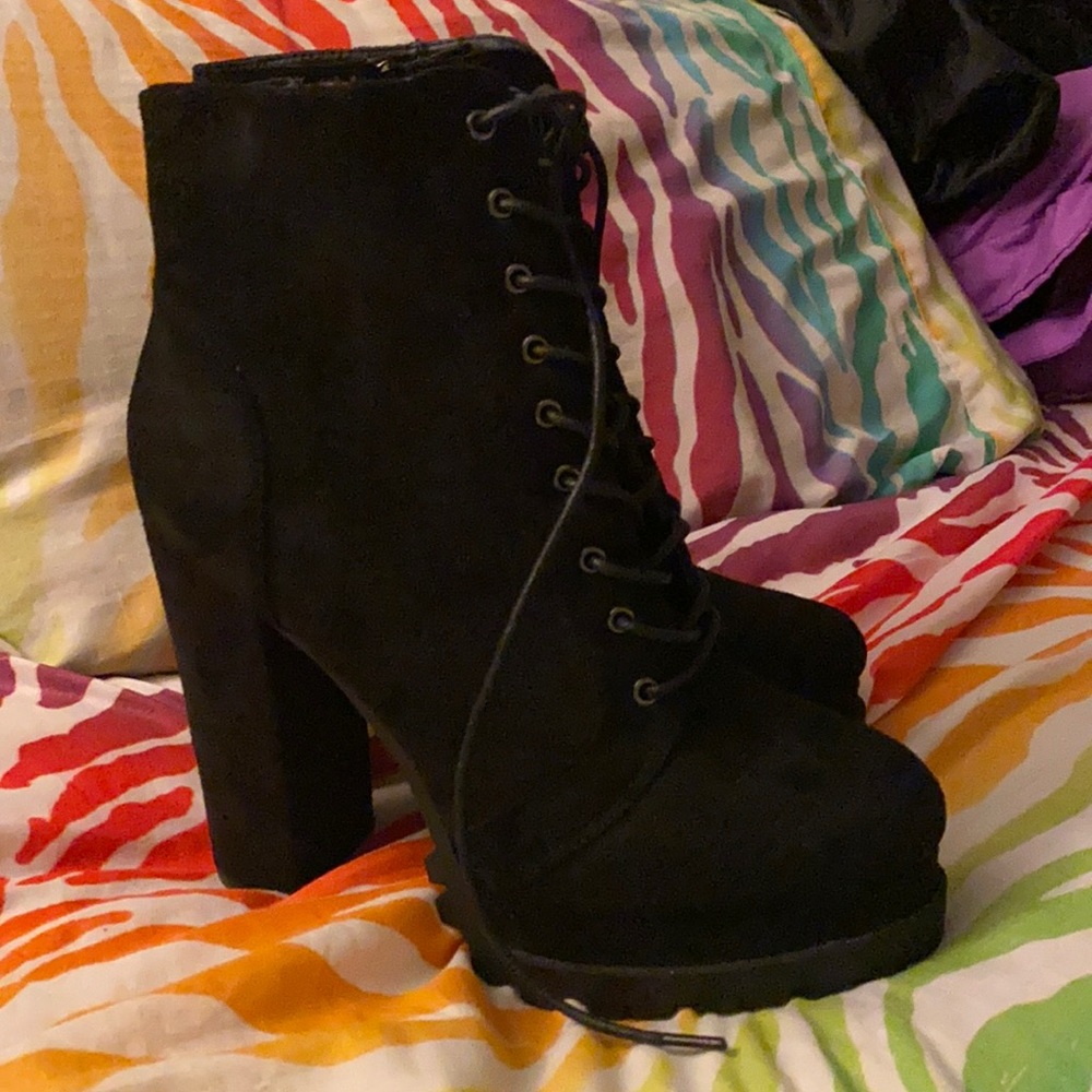 Combat boots